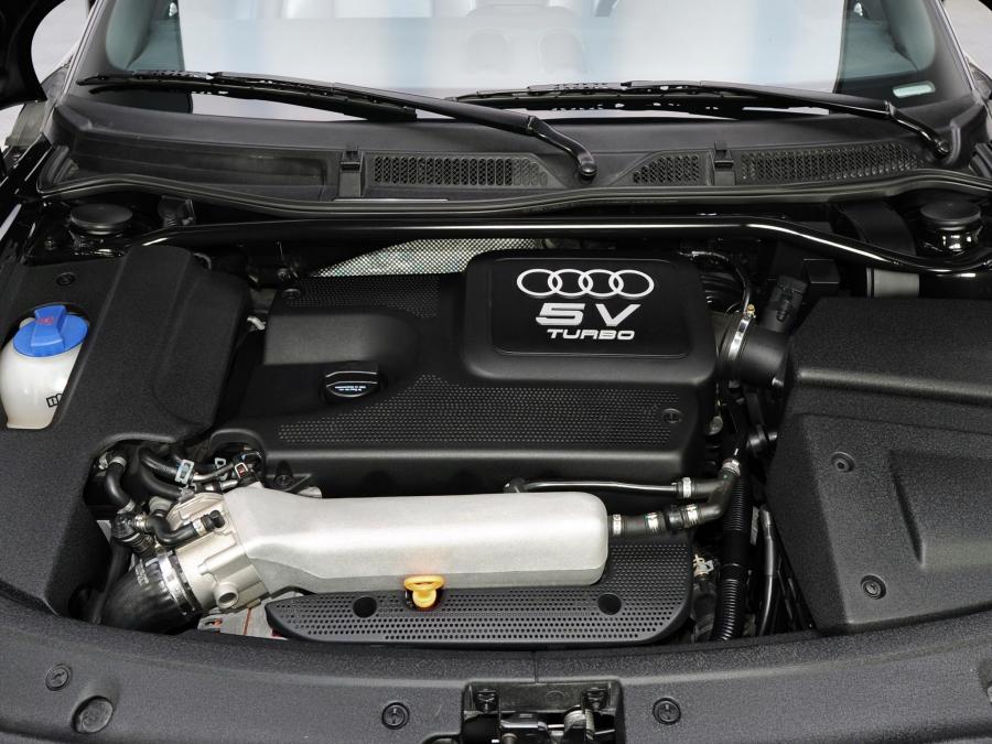Моторный отсек Audi TT Roadster (8N) 1999 года  (NA) (фото 2 из 12)